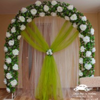 арка для проведения выездной свадебной церемонии